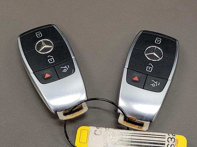Photo of 2021 Blue Mercedes-Benz GLC 300