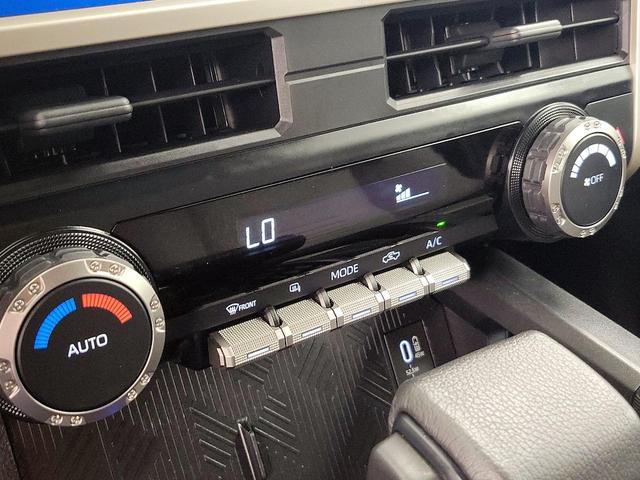 Photo of 2024 Silver Toyota Tacoma