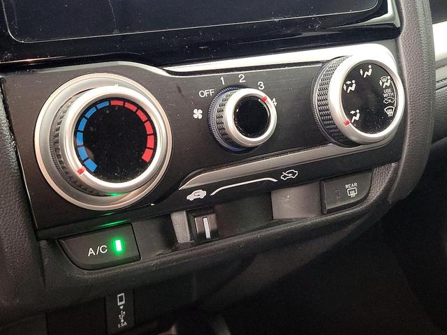 Photo of 2020 White Honda Fit