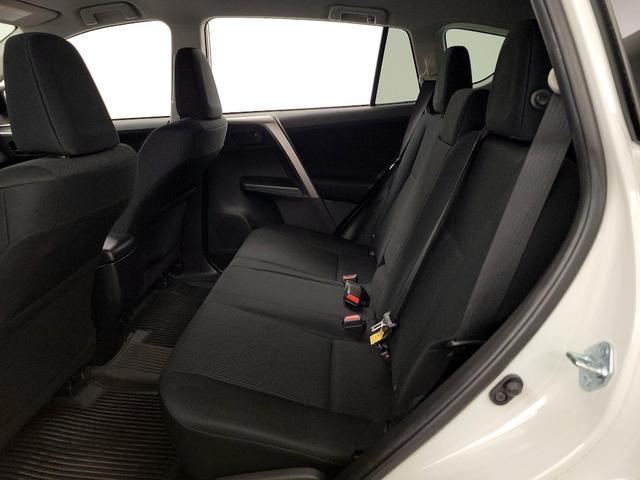Photo of 2017 White Toyota RAV4