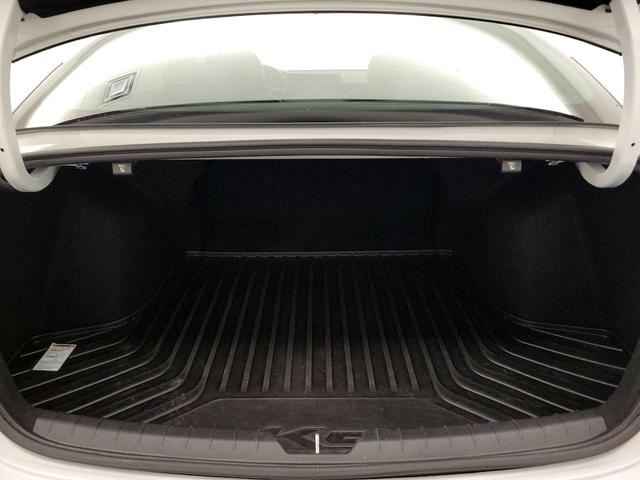 Photo of 2023 White Kia K5