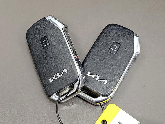 Photo of 2023 White Kia K5