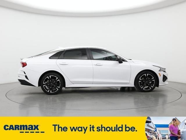 Photo of 2023 White Kia K5