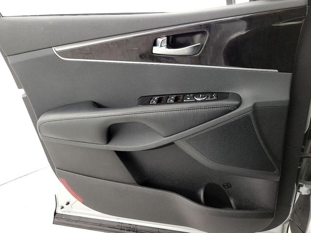Photo of 2018 Silver Kia Sorento