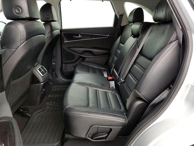 Photo of 2018 Silver Kia Sorento