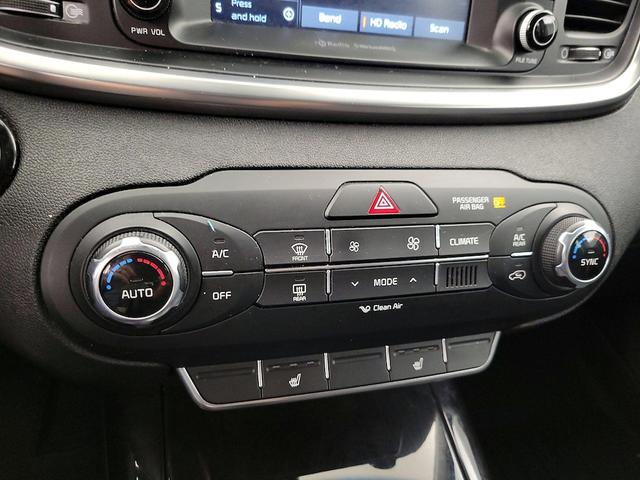 Photo of 2018 Silver Kia Sorento