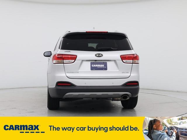 Photo of 2018 Silver Kia Sorento
