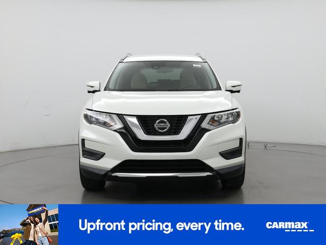 Photo of 2020 White Nissan Rogue