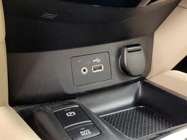 Photo of 2020 White Nissan Rogue