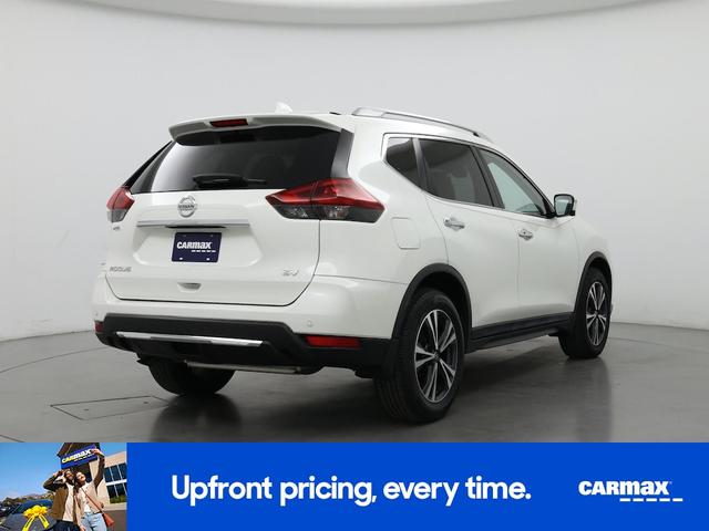 Photo of 2020 White Nissan Rogue