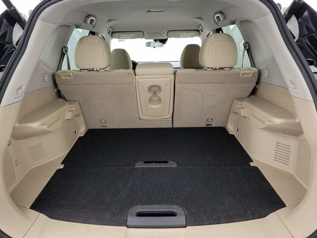 Photo of 2020 White Nissan Rogue