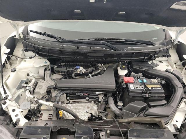 Photo of 2020 White Nissan Rogue