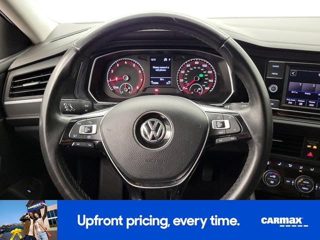 Photo of 2019 White Volkswagen Jetta