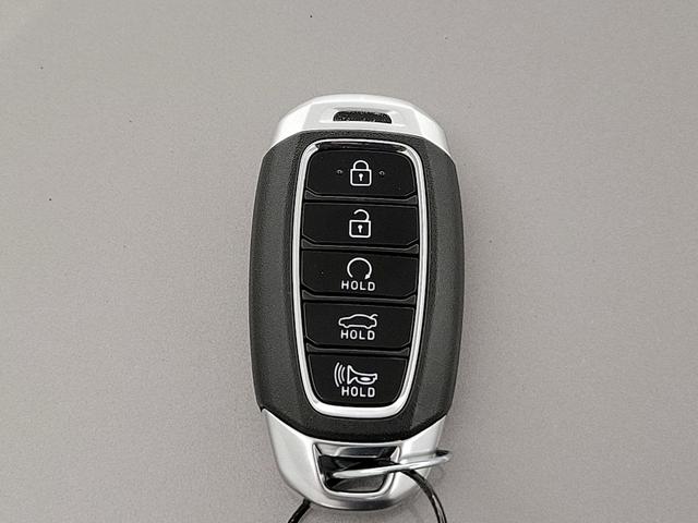 Photo of 2021 Gray Hyundai ELANTRA