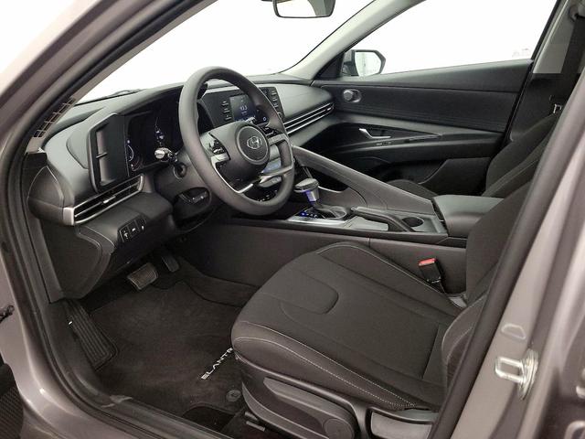 Photo of 2021 Gray Hyundai ELANTRA