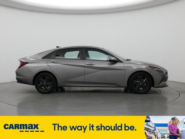 Photo of 2021 Gray Hyundai ELANTRA