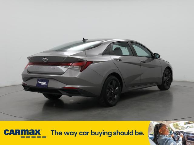 Photo of 2021 Gray Hyundai ELANTRA