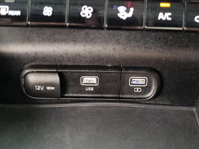 Photo of 2023 White Kia K5