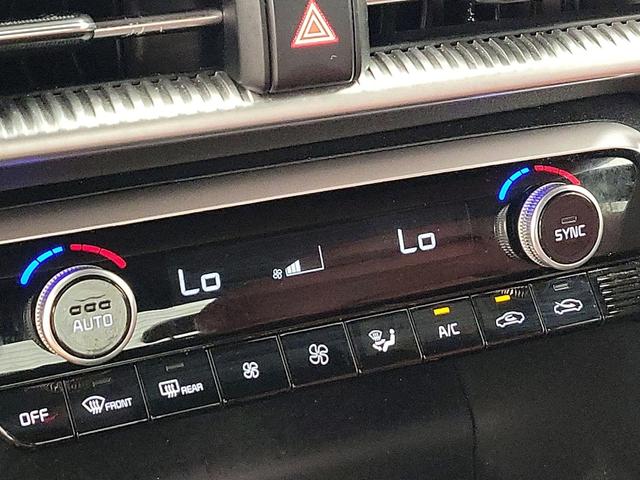 Photo of 2023 White Kia K5