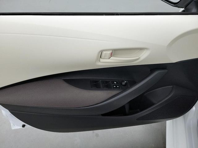 Photo of 2025 White Toyota Corolla