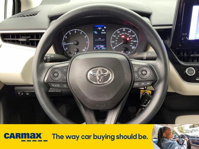 Photo of 2025 White Toyota Corolla