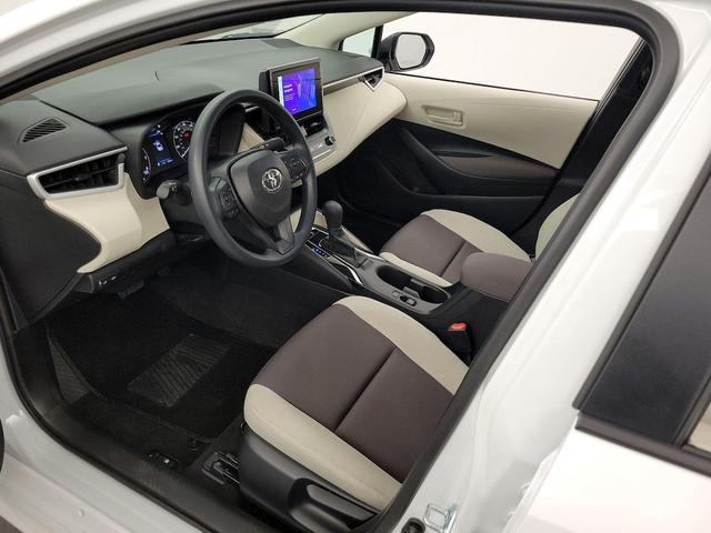 Photo of 2025 White Toyota Corolla