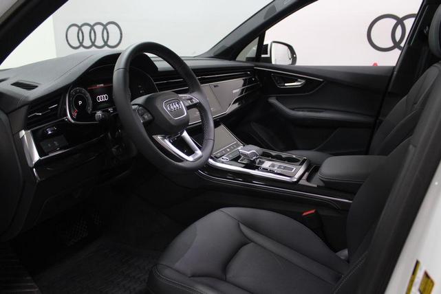 Photo of 2025 Glacier White Metallic Audi Q7