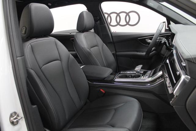Photo of 2025 Glacier White Metallic Audi Q7
