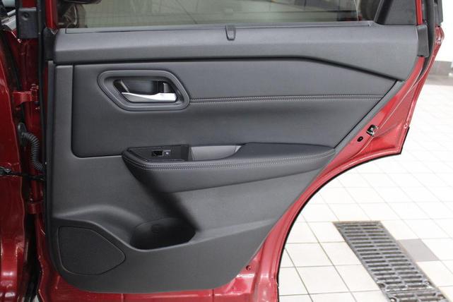 Photo of 2024 Scarlet Ember Nissan Rogue