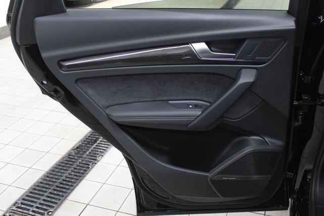 Photo of 2025 Mythos Black Metallic Audi SQ5