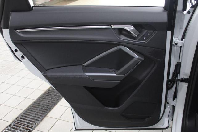 Photo of 2025 Glacier White Metallic Audi Q3