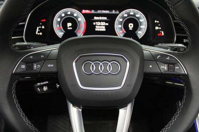 Photo of 2025 Mythos Black Metallic Audi Q7