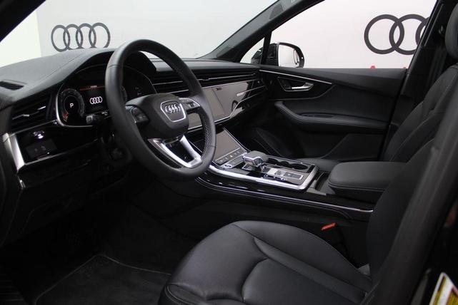 Photo of 2025 Mythos Black Metallic Audi Q7