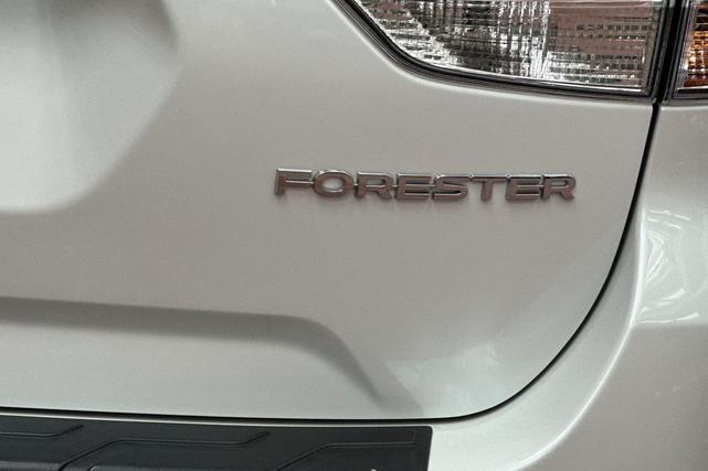 Photo of 2021 Crystal White Pearl Subaru Forester