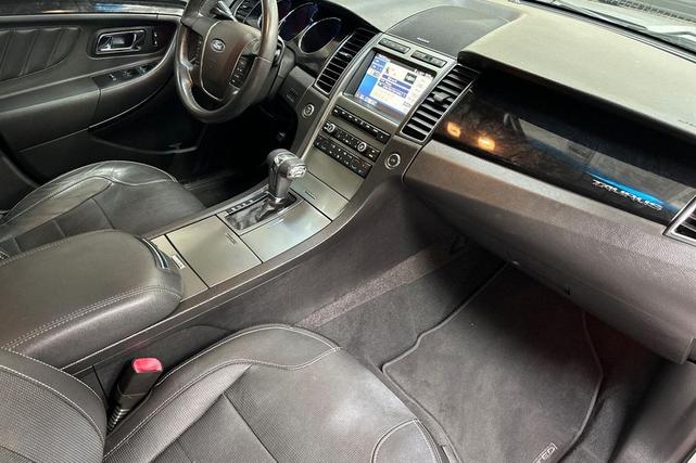 Photo of 2011 Ingot Silver Metallic Ford Taurus