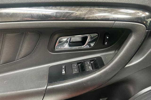Photo of 2011 Ingot Silver Metallic Ford Taurus