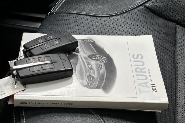 Photo of 2011 Ingot Silver Metallic Ford Taurus