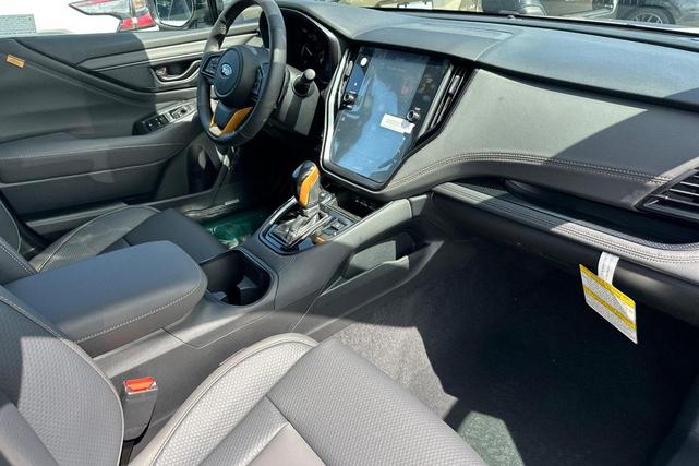 Photo of 2025 White Pearl Subaru Outback