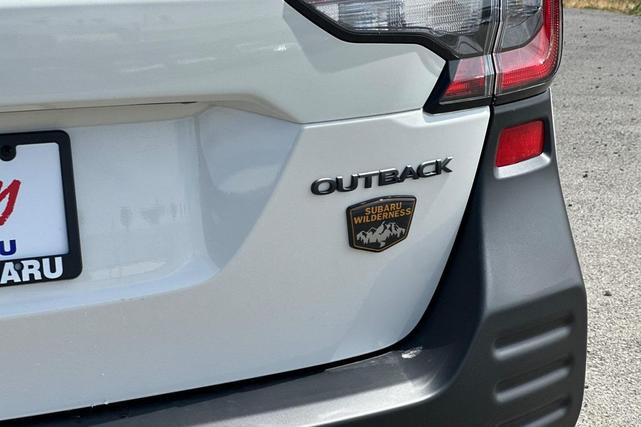 Photo of 2025 White Pearl Subaru Outback