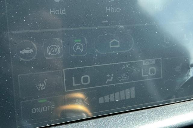 Photo of 2025 White Pearl Subaru Outback