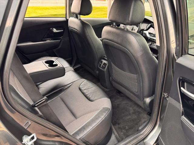 Photo of 2021 Gray Kia Niro EV