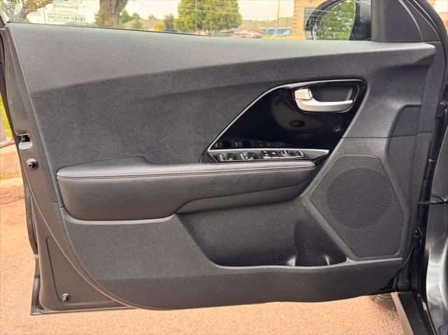 Photo of 2021 Gray Kia Niro EV