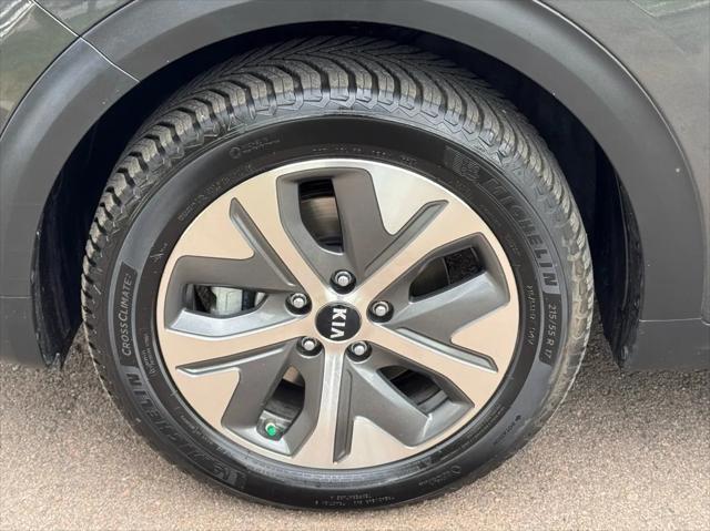 Photo of 2021 Gray Kia Niro EV