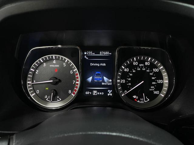 Photo of 2017 Deep Blue Pearl Nissan Titan