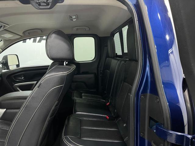 Photo of 2017 Deep Blue Pearl Nissan Titan