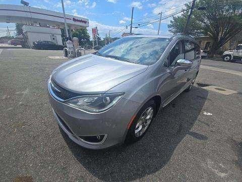 Photo of 2019 Billet Silver Metallic Clearcoat Chrysler Pacifica