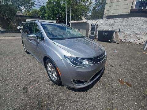 Photo of 2019 Billet Silver Metallic Clearcoat Chrysler Pacifica