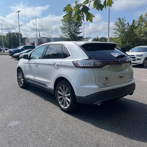 Photo of 2017 White Platinum Tri-Coat Metallic Ford Edge