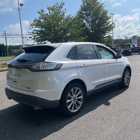 Photo of 2017 White Platinum Tri-Coat Metallic Ford Edge
