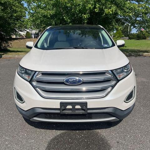 Photo of 2017 White Platinum Tri-Coat Metallic Ford Edge